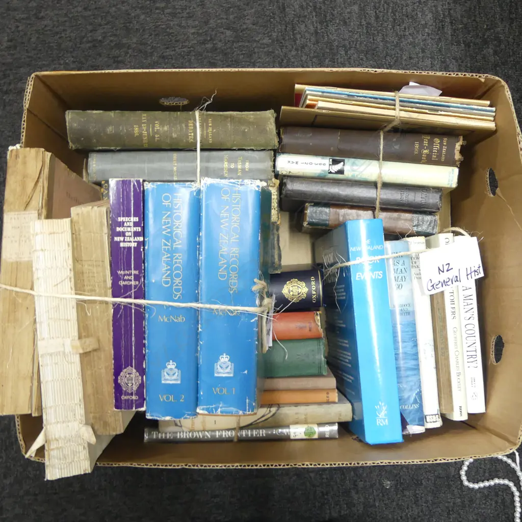 ASST. BOOKS; NZ HISTORY Image 1++