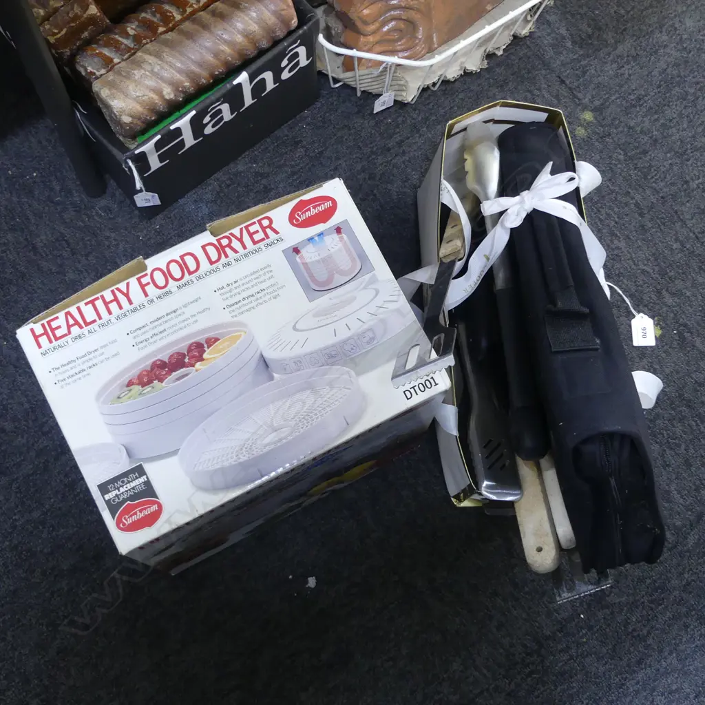 ASST. BBQ TOOLS + FOOD DRYER, BOXED Image 1++