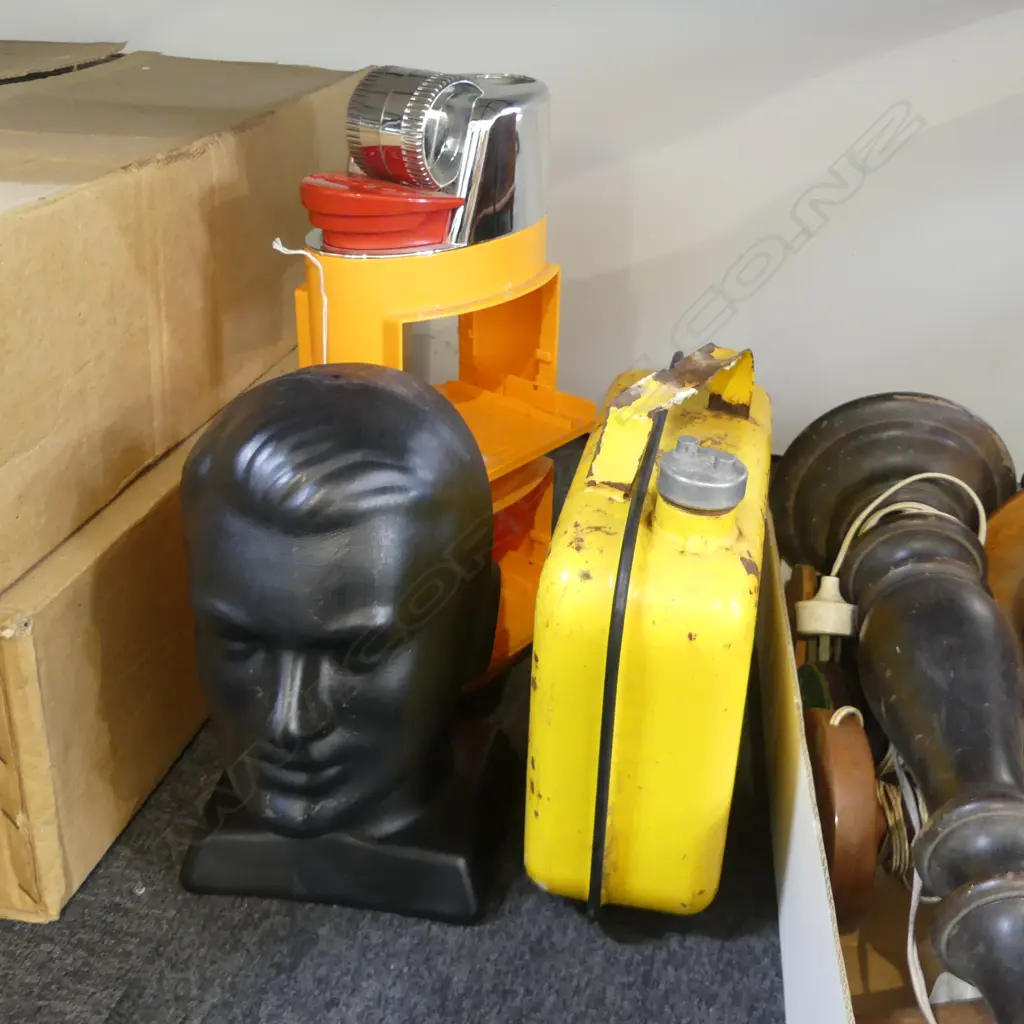 3 PCES; LG BIC DISPLAY LIGHTER H.435mm, BLACK PLASTIC MALE HEAD H.300mm, YELLOW 'COOPER' PETROL TANK W.330mm Image 1++