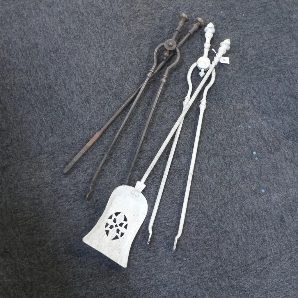 VINTAGE METAL FIRE TONGS (x2), POKER, SHOVEL L.770mm Image 1++