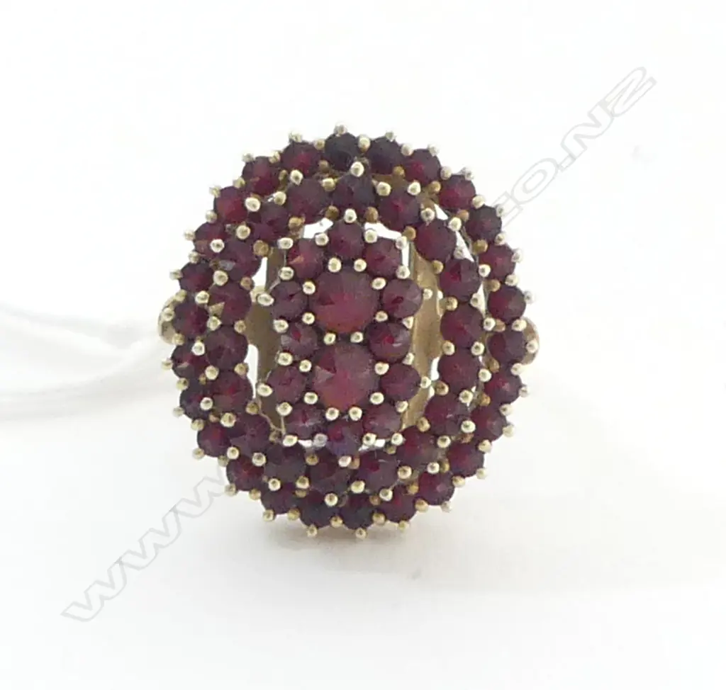 testing 14ct GOLD BOHEMIAN GARNET CLUSTER RING 7.4gms Image 1++