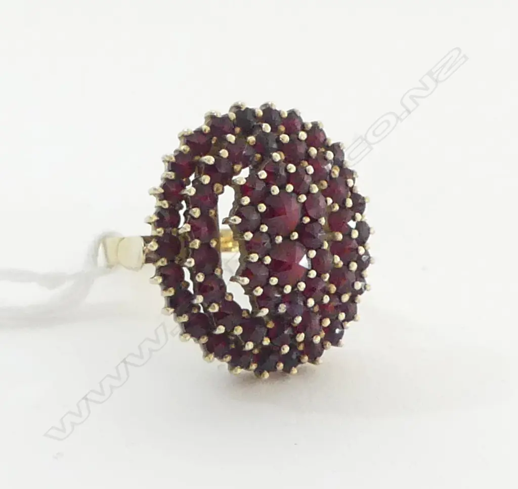 testing 14ct GOLD BOHEMIAN GARNET CLUSTER RING 7.4gms Image 1++