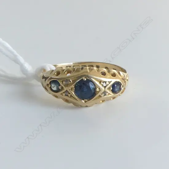 18ct ANTIQUE SAPPHIRE RING 2.2gms SIZE N