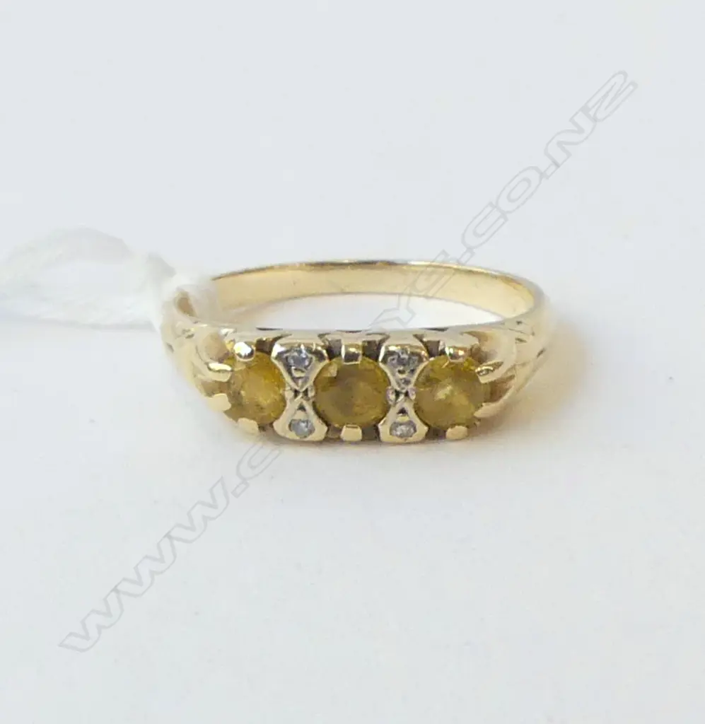 9ct CITRINE & DIAMOND RING, 2.6gm, size O Image 1++