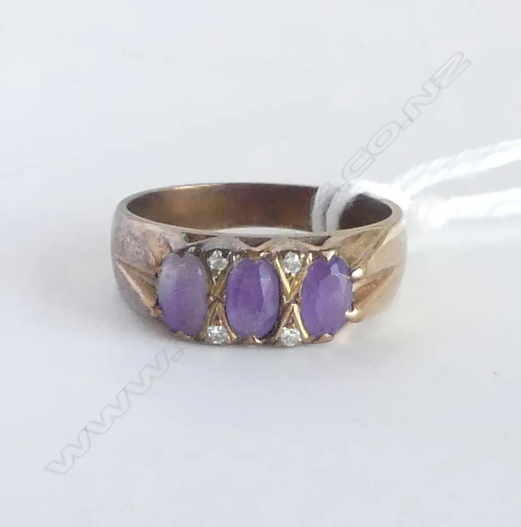 9ct GOLD AMETHYST & DIAMOND RING 3.23gms SIZE K Image 1++