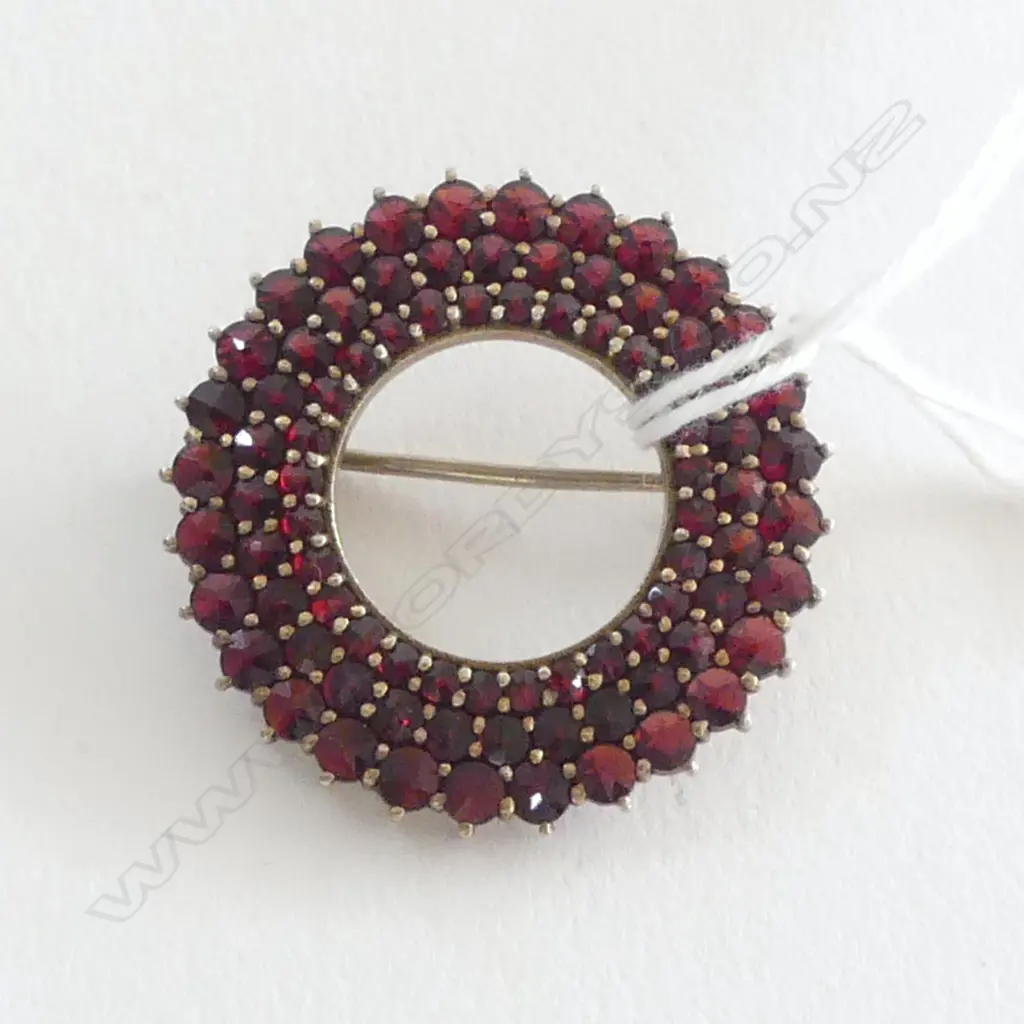 *RTV* testing 9ct GOLD BOHEMIAN GARNET CLUSTER CIRCULAR BROOCH 30mm dia. 7gms Image 1++