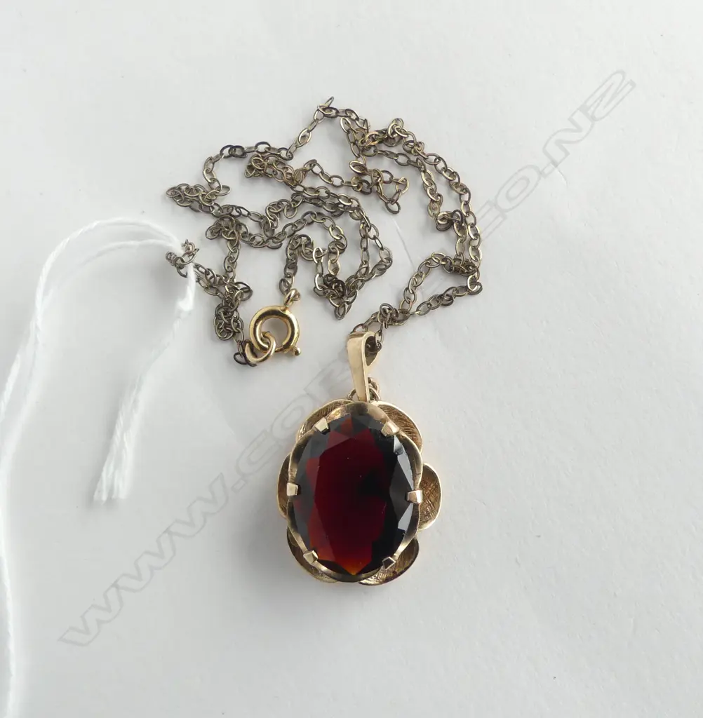 9CT GOLD GARNET PENDANT 4.9gms on plated CHAIN Image 1++