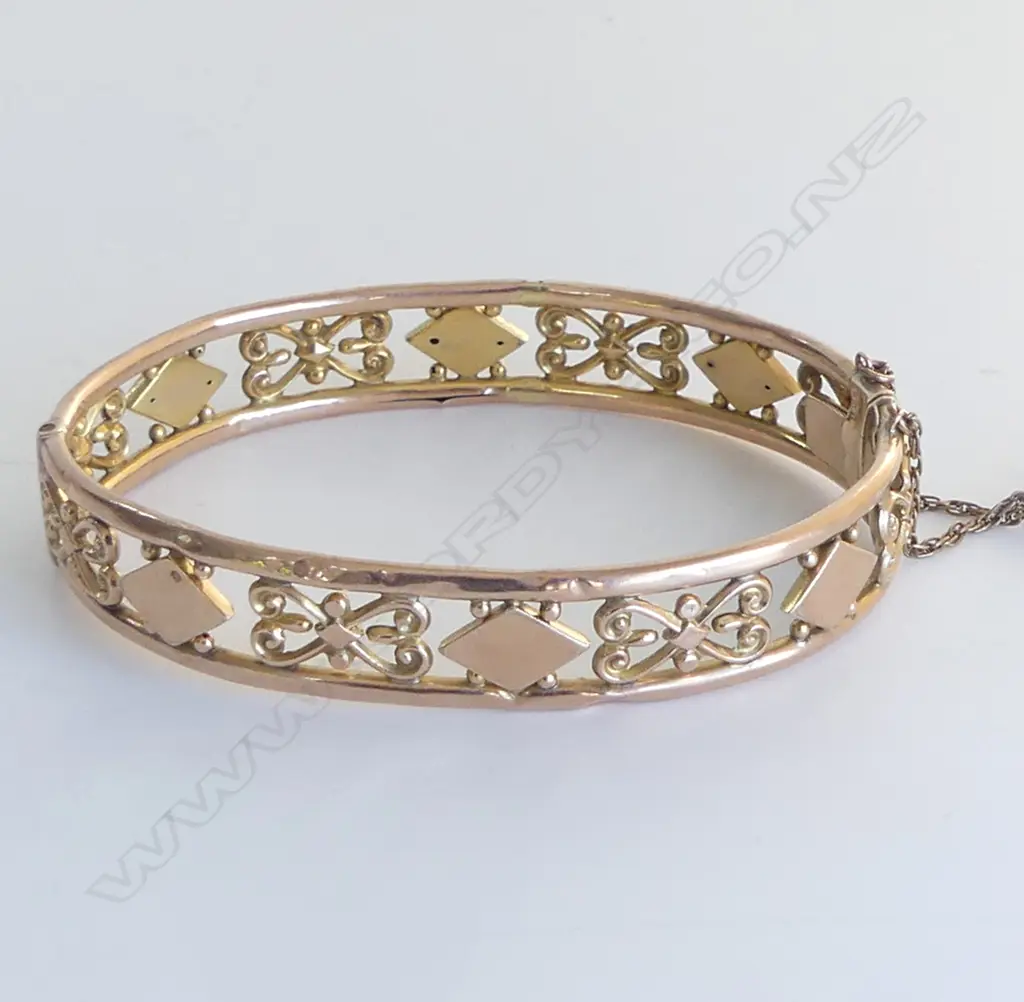 9CT BANGLE 10.5gms Image 1++