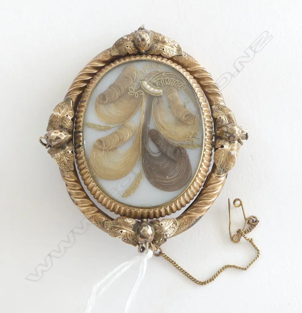 VICTORIAN MOURNING BROOCH 70x60mm 29gms testing as 9ct but unsure Image 1++