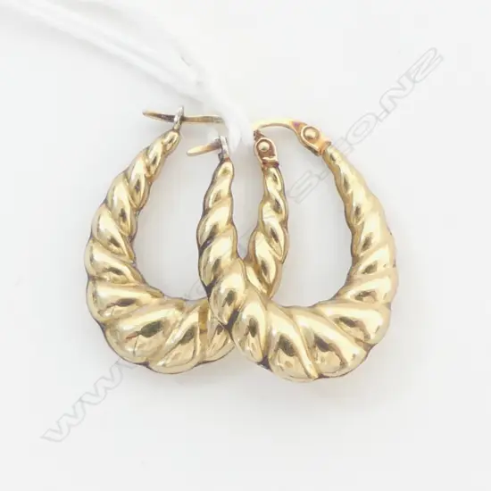 pr 9ct OVAL HOOP EARRINGS tapered lobed decoration 2gms