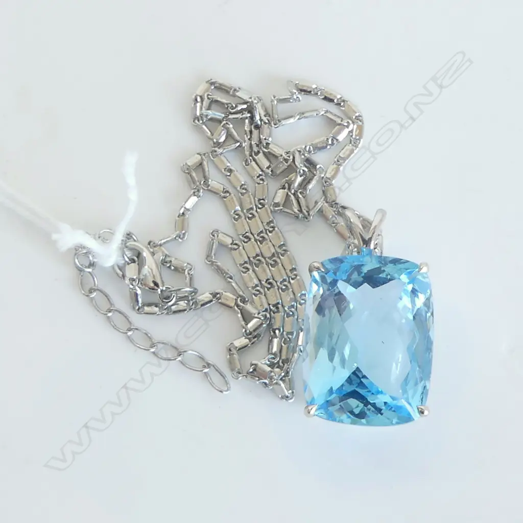 NATURAL 25ct BLUE TOPAZ PENDANT SET IN ST. SILVER w CHAIN, AIG CERTIFIED Image 1++