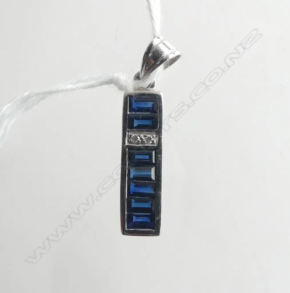 **RTV** 18CT WHITE GOLD SAPPHIRE AND DIAMOND PENDANT Image 1++