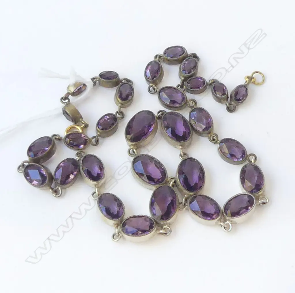 VINTAGE SILVER PLATE AND AMETHYST GLASS NECKLACE Image 1++