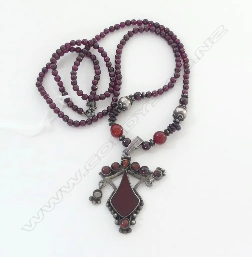 GARNET BEAD LONG NECKLACE L.460MM with silver jewelled PENDANT 1 jewel missing Image 1++