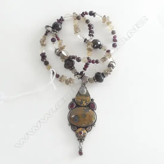 COLOURED CRYSTAL & GEM BEAD NECKLACE W LGE SILVER GEM & MOSS AGATE SET PENDANT garnets & bumble bee jasper?