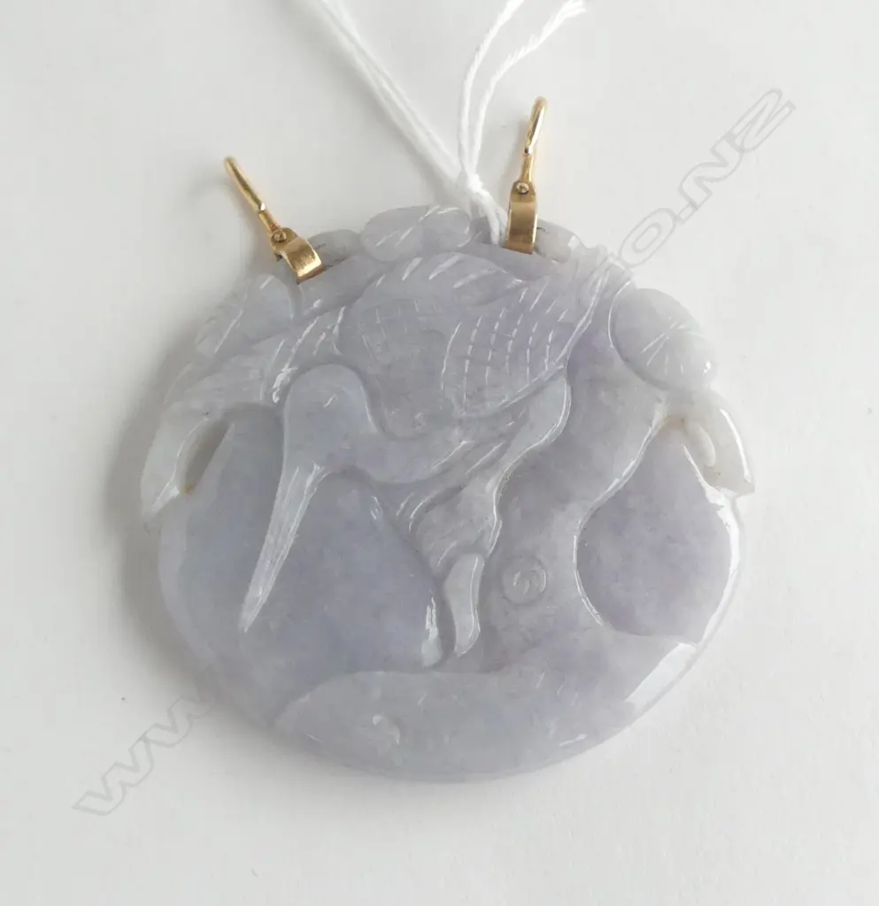 CHINESE LAVENDER JADE CARVED PENDANT W 18ct GOLD DBLE HANGERS Dia.55mm. Image 1++