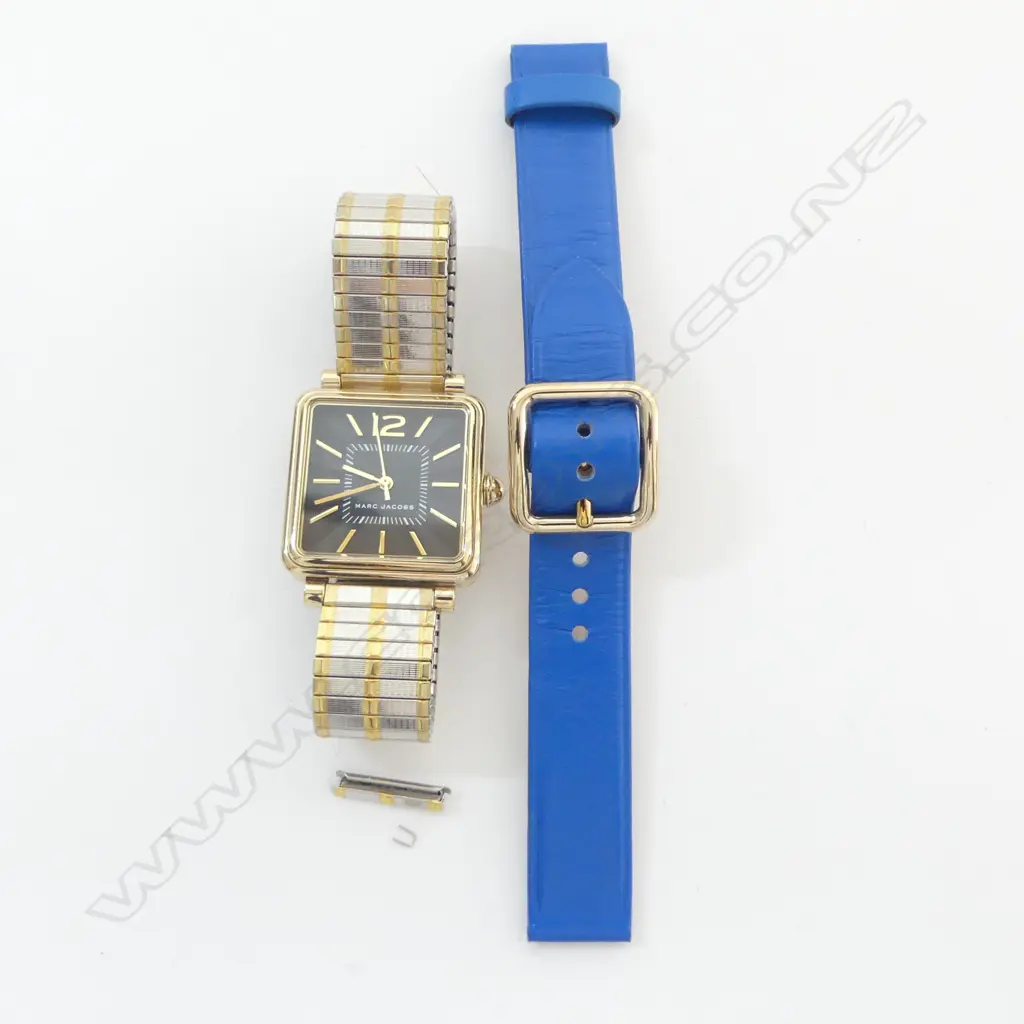 MARC JACOBS WRIST WATCH (WORKING) + EXTRA STRAP Image 1++