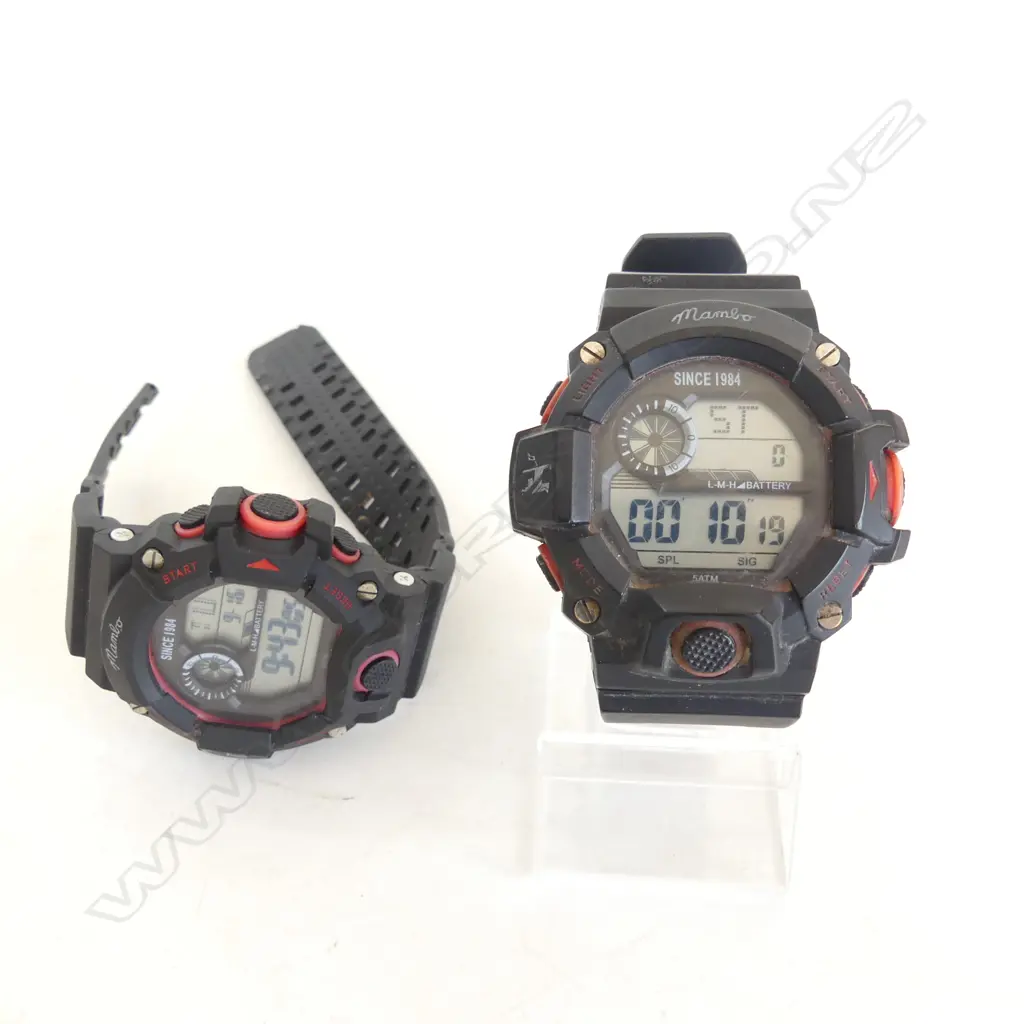 2 LGE MAMBO DIGITAL ANALOGUE GENTS WRISTWATCHES 1 missing strap fittings Image 1++