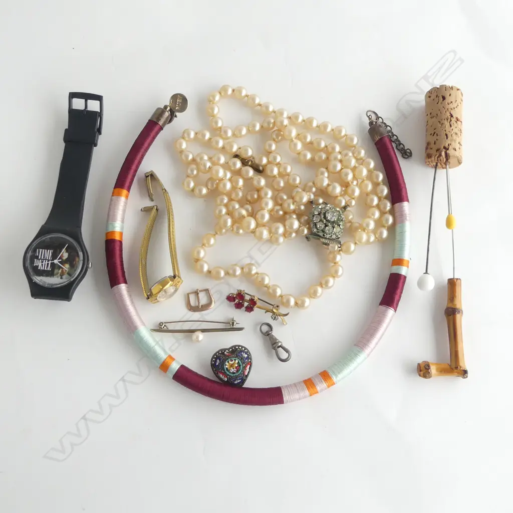 ASST. COSTUME JEWELLERY; PEARL NECKLACE AF, GOLD WATCH CLASP ETC Image 1++