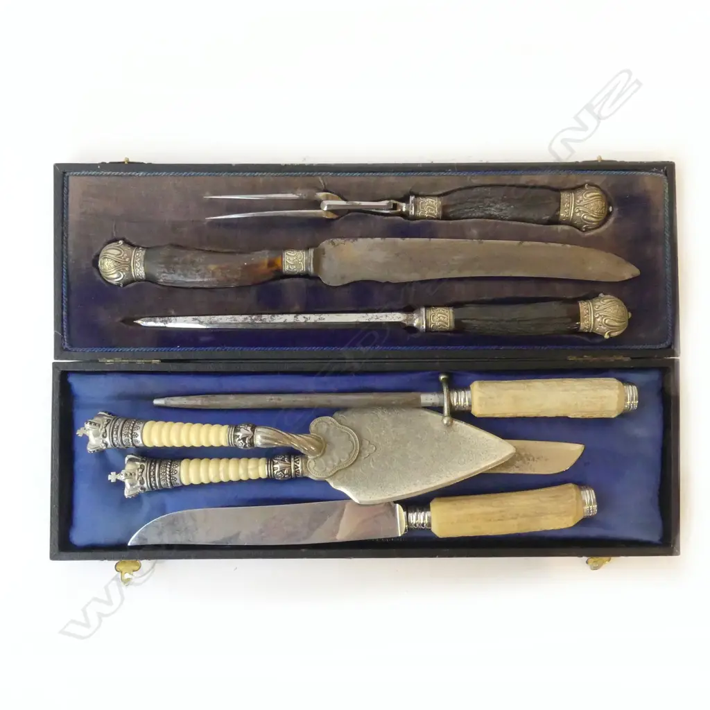 3 PCE CARVING SET, CASED + 4 OTHER PCES CUTLERY Image 1++