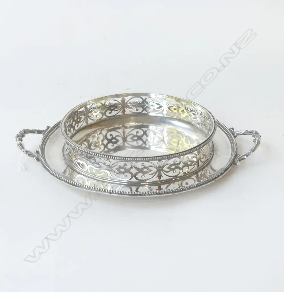 VICTORIAN SILVER  SALVER SALUTE, DIA.303mm Image 1++