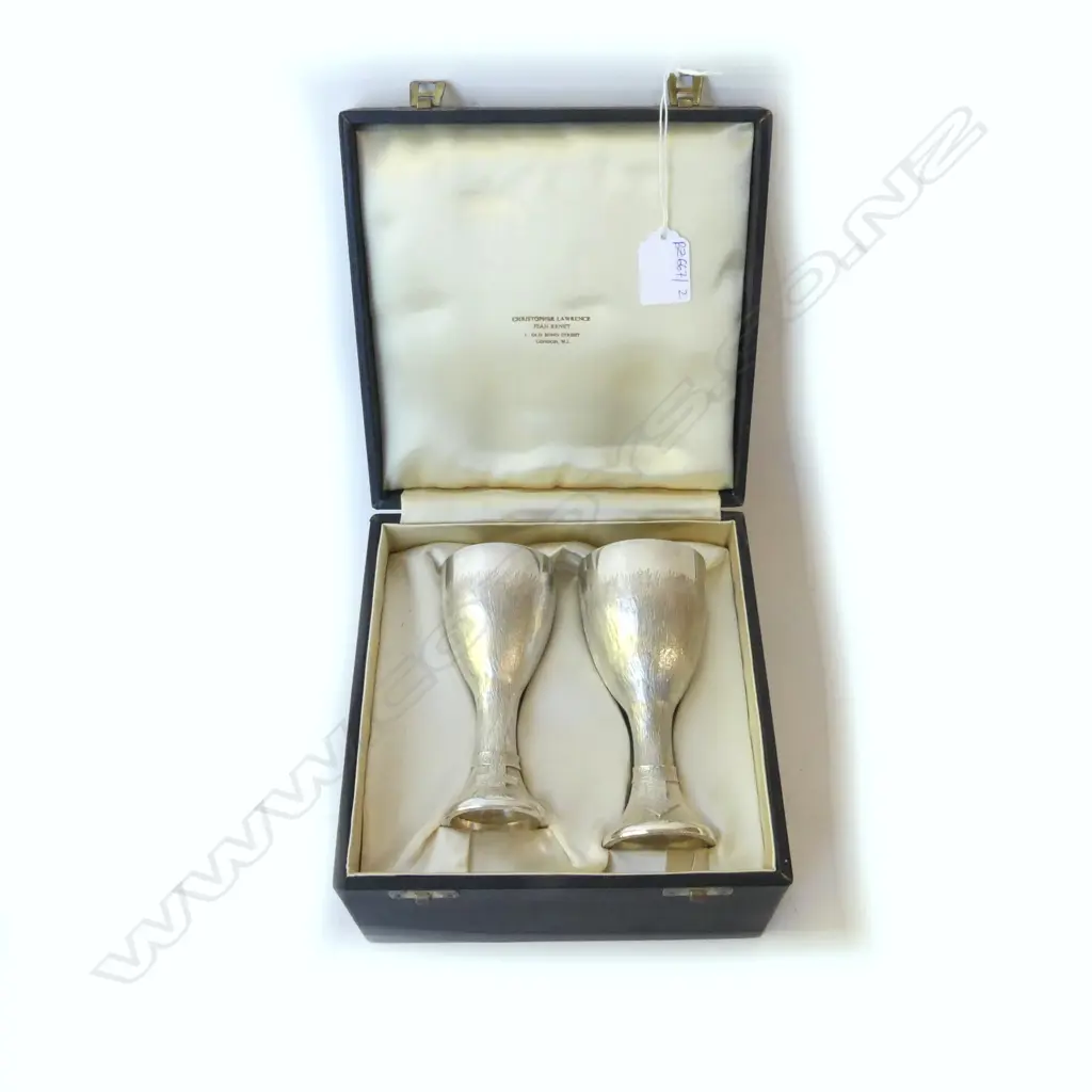 2 STG SILVER GOBLETS, LONDON 1975 H.140mm 406gms, BOXED Image 1++