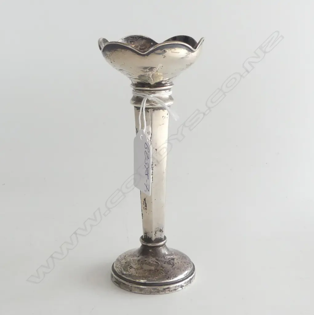 SILVER TRUMPET VASE. BIRMINGHAM 1922 H.148mm weighted base 137gms Image 1++