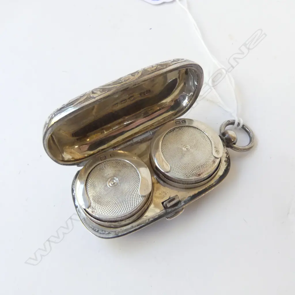 BIRMINGHAM 1909 DBLE SILVER SOVEREIGN CASE engraved. Vacant cartouch  Image 1++