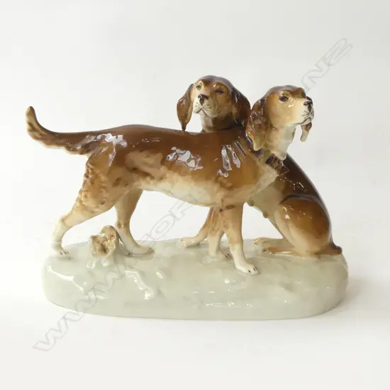 CONTINENTAL CHINA FIGURINE GROUP OF 2 IRISH SHEPHERD DOGS, L.270mm