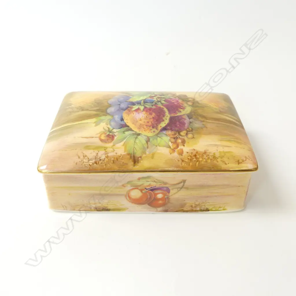1930’S ROYAL WINTON HAND PAINTED LIDDED BOX ARTIST SIGNED Z. KAS “STRAWBERRIES & GRAPES” L.130mm Image 1++