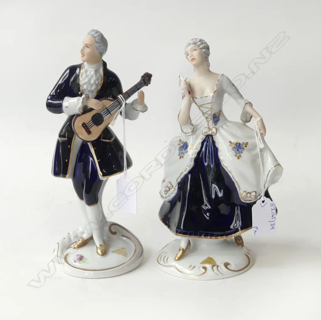 PR OF ROYAL DUX CHINA FIGURINE OF A MUSICIAN AND LADY WITH A FAN, H.230mm Image 1++