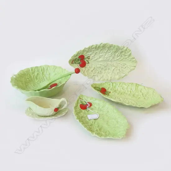 CARLTONWARE TOMATO LEAF PAT BOWL DIA330MM SPOON  & 3 MATCHING DISHES& SAUCE BOAT ON DISH