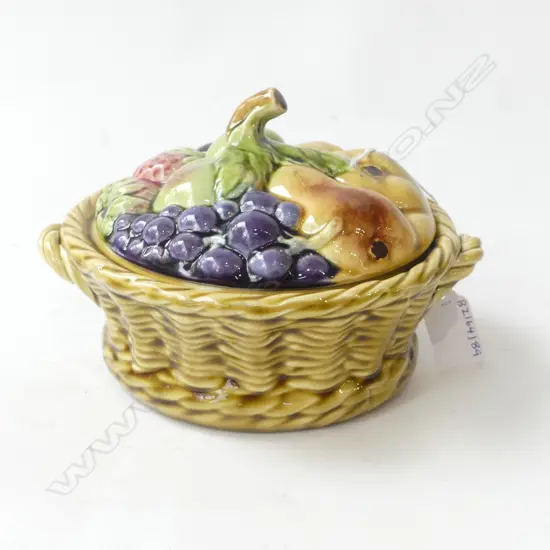 SARREGUEMINES FRUIT PATTERN LIDDED DISH DIA.160mm