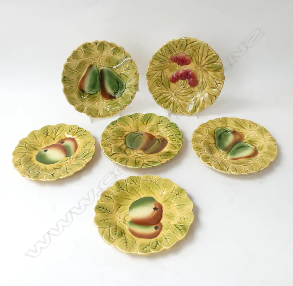 SIX SARREGUEMINES FRUIT PATTERN BREAD PLATES, DIA.190mm Image 1++
