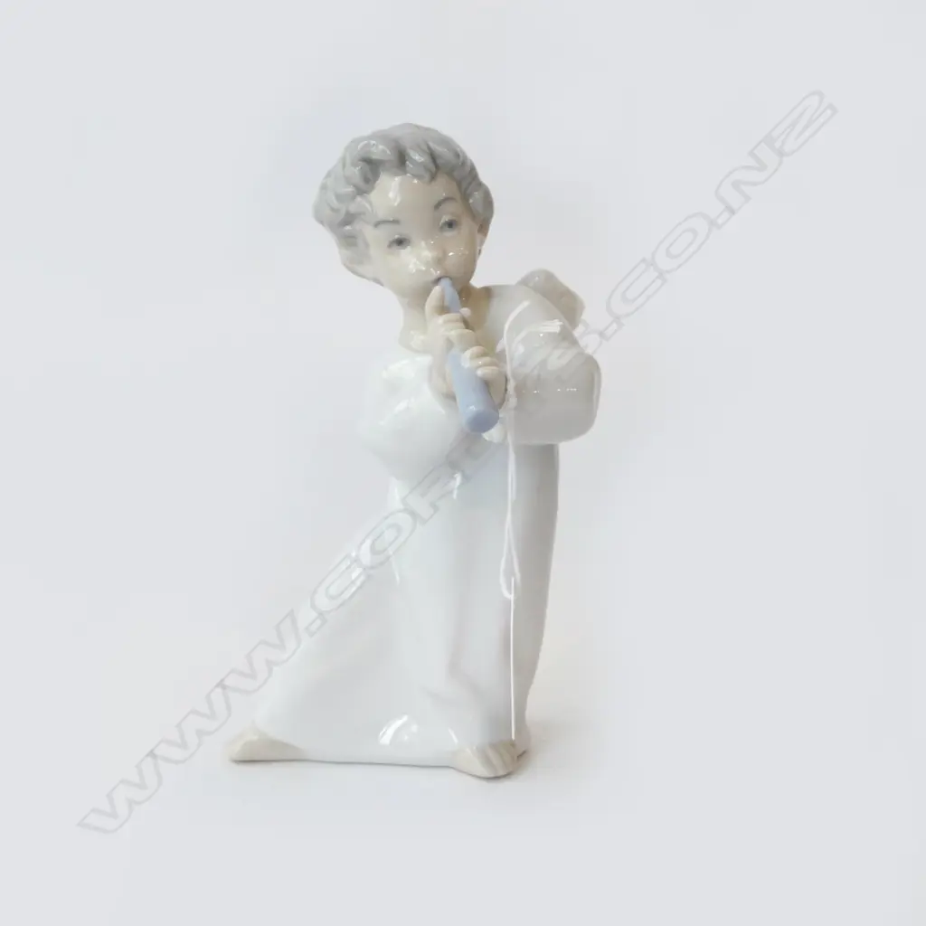 LLADRO CHINA FIGURE ANGEL PLAYING FLUTE, H.160mm Image 1++