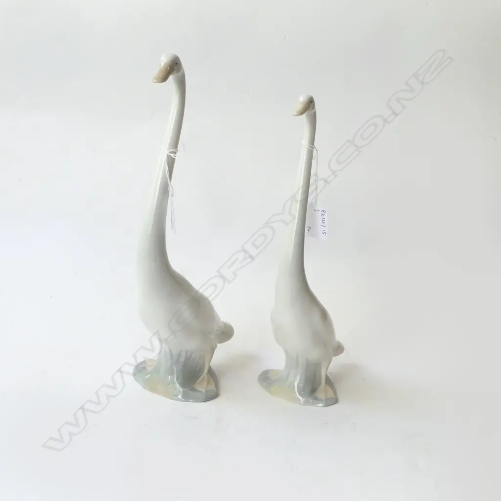 PR OF NAO CHINA TALL GEESE, H.330 TALLEST Image 1++