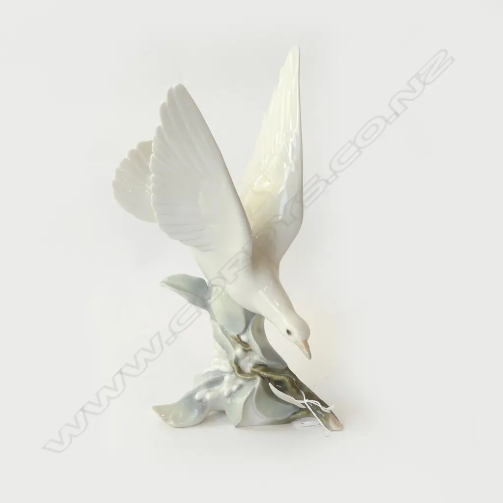 LLADRO CHINA FIGURE DOVE ON BRANCH, H.280mm Image 1++