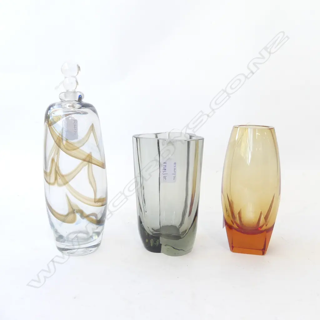 TWO HANDBLOWN ART GLASS  VASES, H.150mm & BOTTLE STOPPER, H.240mm Image 1++