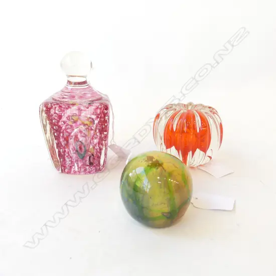 THREE COLORED GLASS PAPERWEIGHTS, H.120 TALLEST