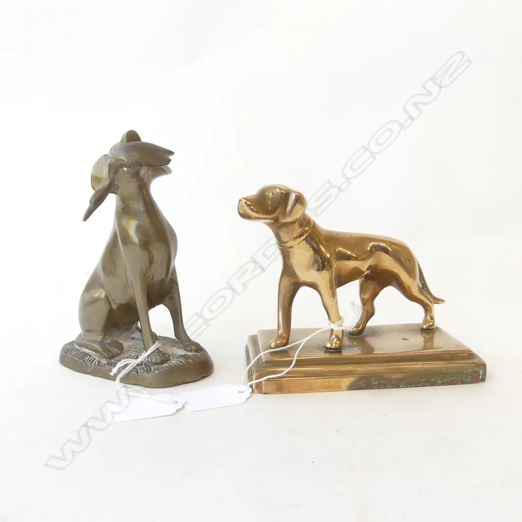TWO BRONZE DOG DESK ORNEMENTS, ONE WITH A DUCK IN MOUTH, H.100 & 140mm Image 1++