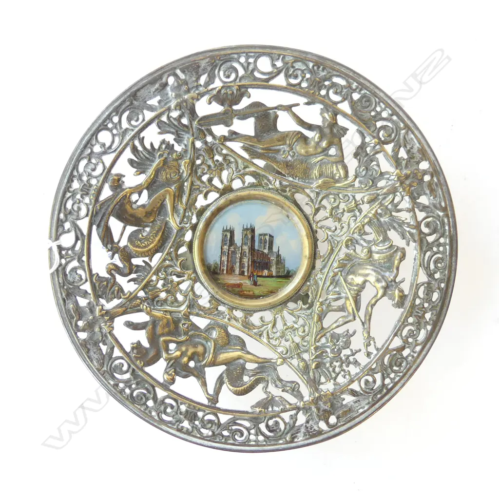 VICTORIAN BRONZE & HAND PAINTED YORK MINSTER  COMPORT, DIA.220mm Image 1++