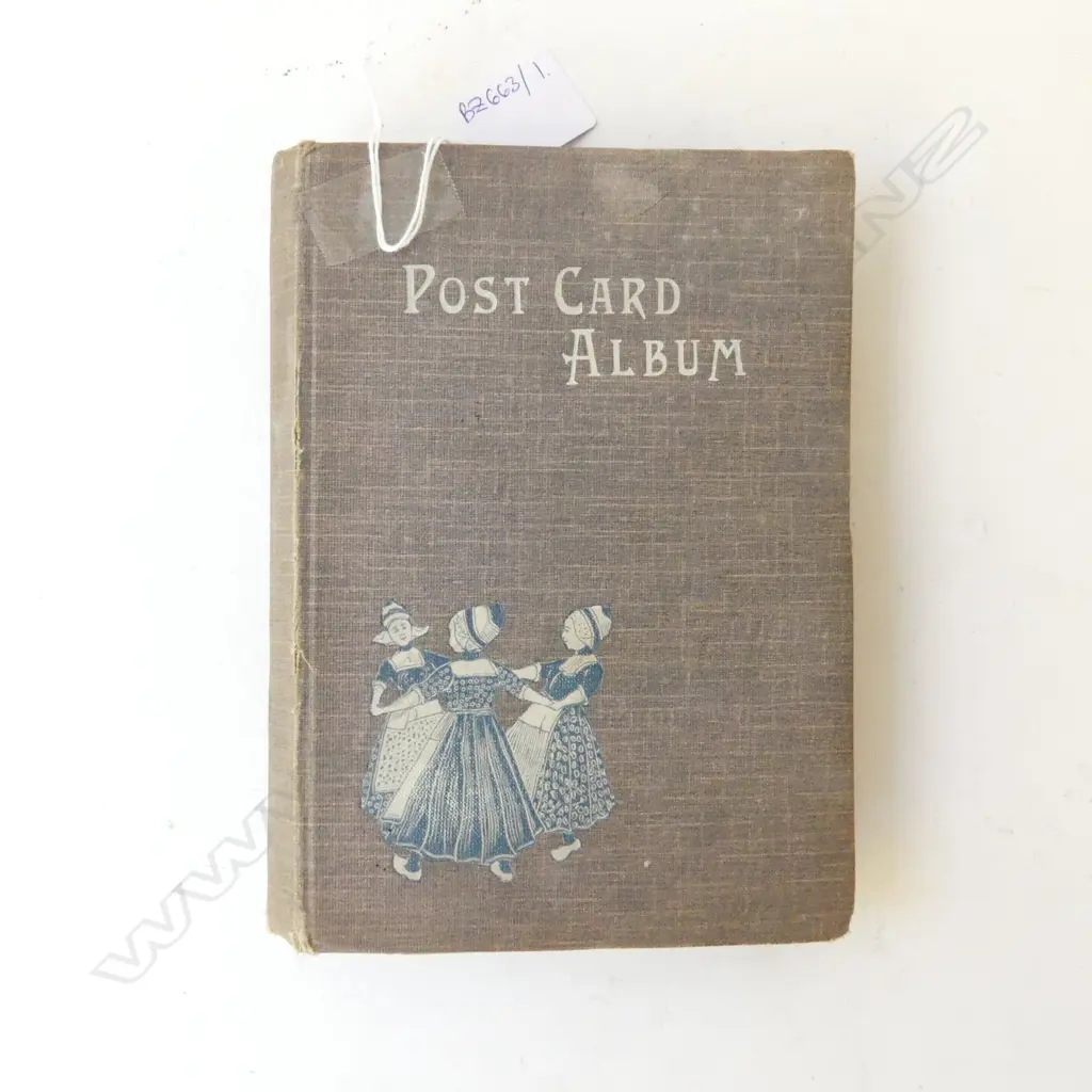 EARLY 20thC WORLD POSTCARD ALBUM Image 1++
