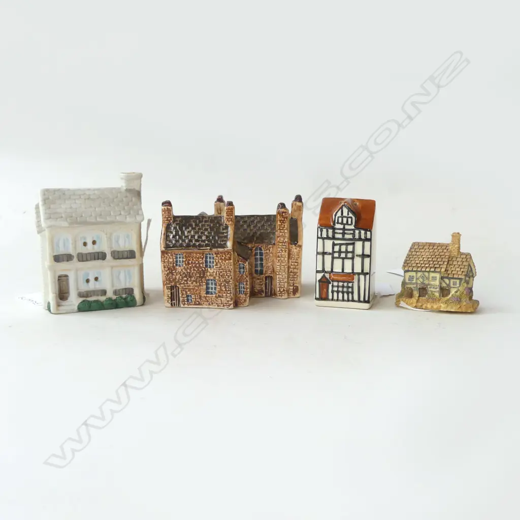 FOUR MODEL COTTAGES, 90mm TALLEST Image 1++