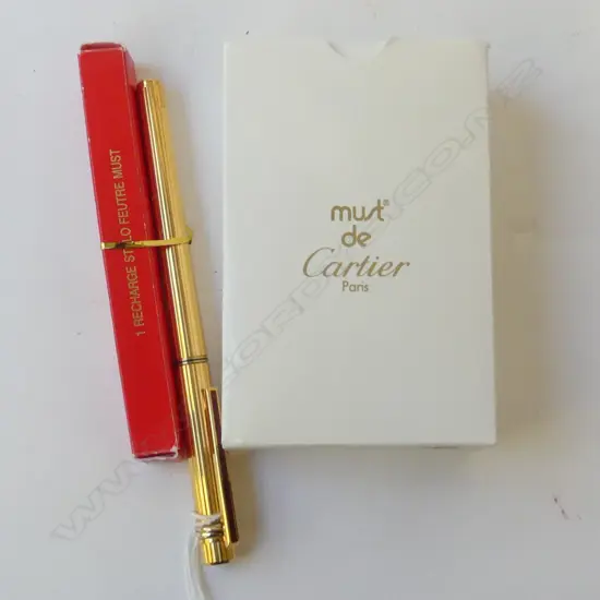 MUST DE CARTIER CIGARETTE LIGHTER (ALL ORIG. PACKAGING) + BALLPOINT PEN, WORKING + 1 REFILL