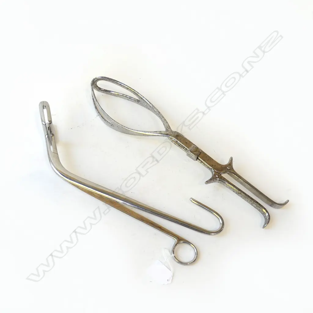 MEDICAL RIB FORCEPS & MIDWIFERY FORCEPS – ‘ALLEN & HANBURYS ENGLAND’ AND ‘ORIGINAL KIELLAND’, L.360MM Image 1++