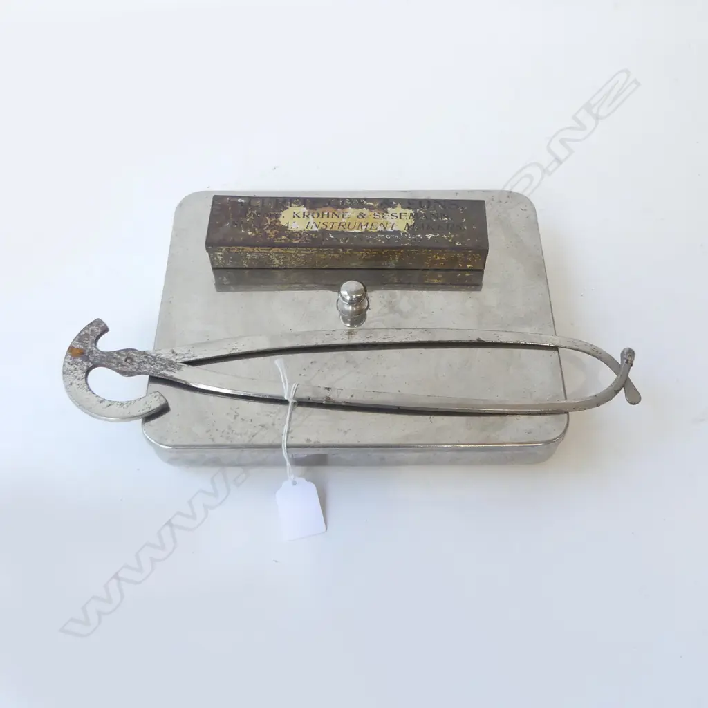 THREE MEDICAL ITEMS – STERILISING PAN, DIAGNOTIC CALIPERS FOR SKULL OR CHEST MEASUREMENT, ALFRED COX & SON SURGICAL NEED Image 1++