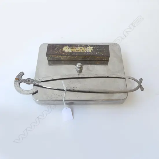 THREE MEDICAL ITEMS – STERILISING PAN, DIAGNOTIC CALIPERS FOR SKULL OR CHEST MEASUREMENT, ALFRED COX & SON SURGICAL NEED