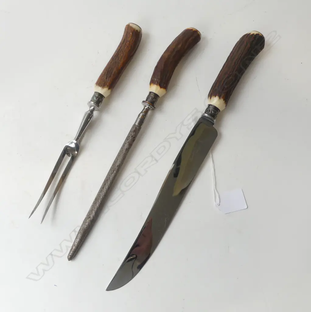 STAG HORN HANDLED CARVING SET, L.360mm Image 1++