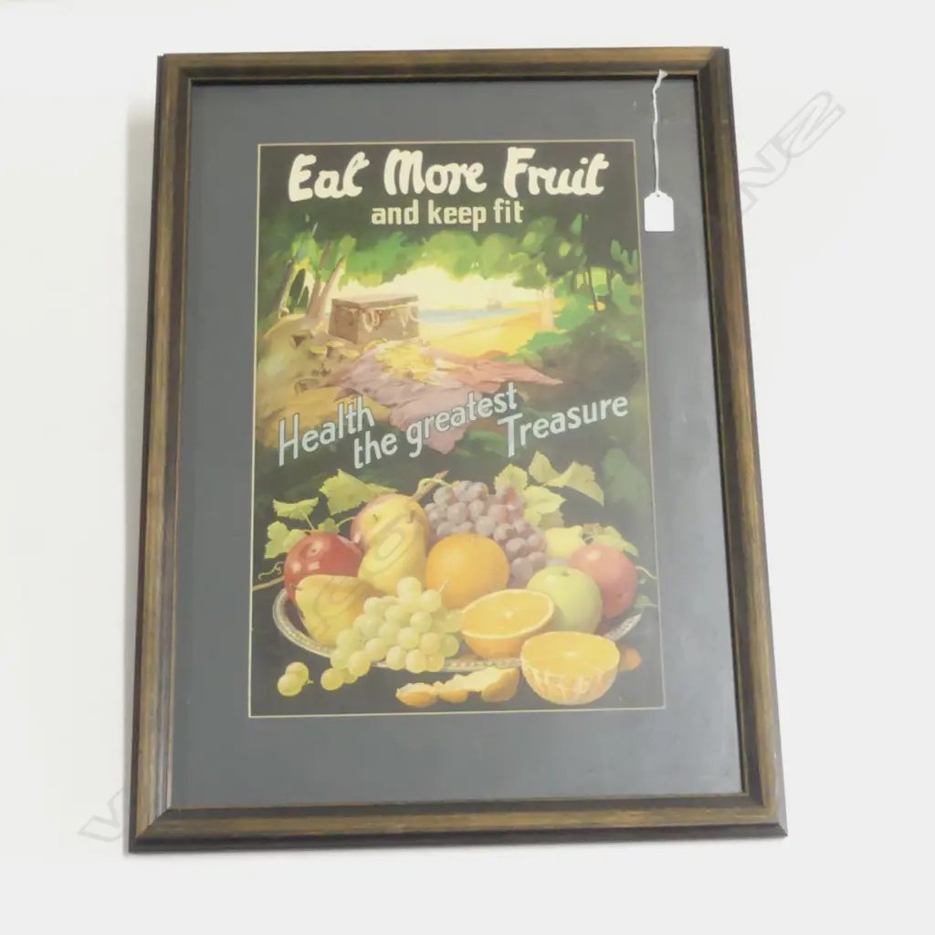 FRAMED VINTAGE POSTER 'EAT MORE FRUIT' 495x325mm Image 1++