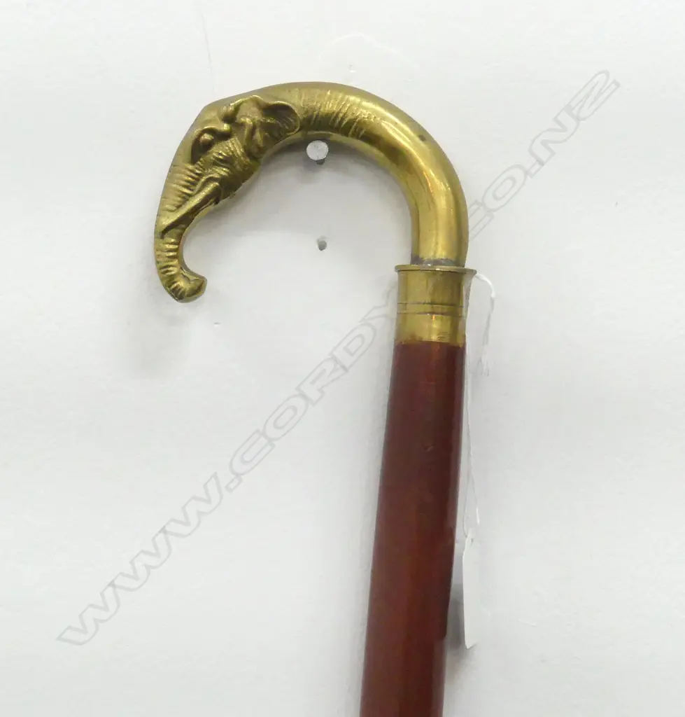 PAINTED CARVED WOODEN WALKING STICK w. BRASS ELEPHANT HEAD HANDLE L.920mm Image 1++